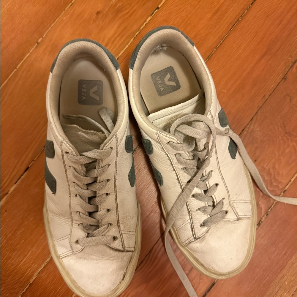 Veja Women’s Cream and Green Sneakers size 8